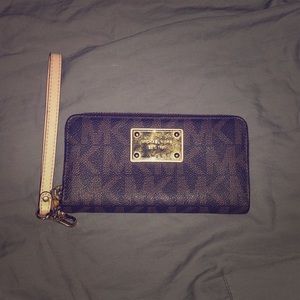 Micheal Kors Wallet Clutch